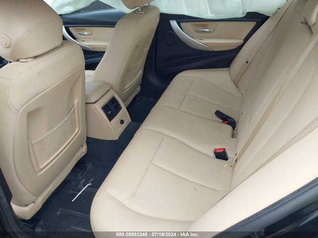 BMW 320i 2018 WBA8A9C50JAH12693 Image 8