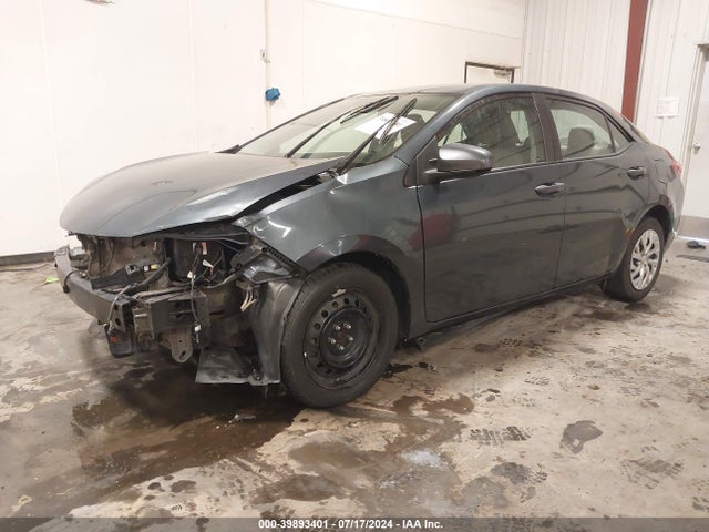 Toyota COROLLA LE 2018 5YFBURHEXJP782302 Image 2