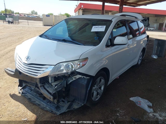 Toyota Sienna Le 8 Passenger 2017 5TDKZ3DC7HS788627 Image 2
