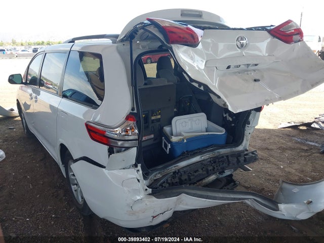 Toyota Sienna Le 8 Passenger 2017 5TDKZ3DC7HS788627 Image 3