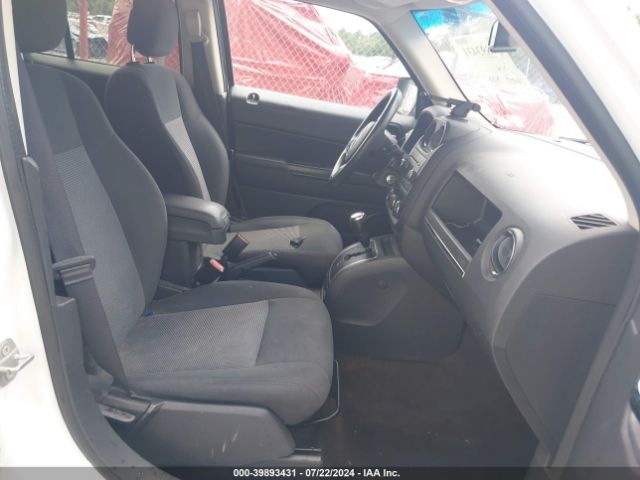 1C4NJRBB2GD521729 Jeep Patriot Sport