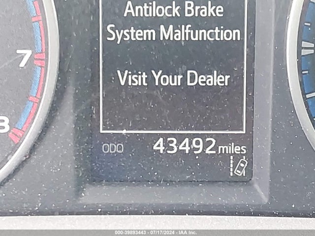 Toyota RAV4 LE 2018 2T3ZFREV0JW510313 Image 15