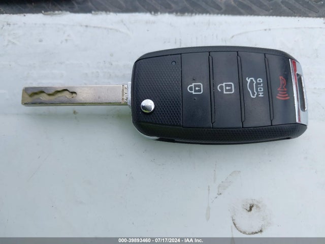 KIA Optima Lx 2018 5XXGT4L33JG228707 Image 11