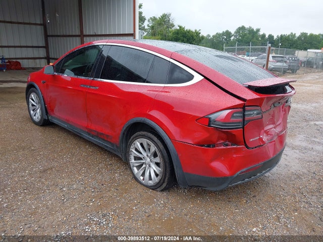 2018 TESLA MODEL X 5YJXCAE27JF133900 Photo 2