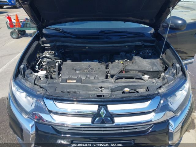 JA4AZ2A3XHZ031076 Mitsubishi Outlander Es