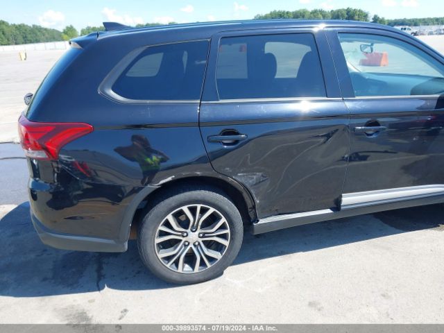 JA4AZ2A3XHZ031076 Mitsubishi Outlander Es