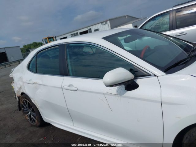 4T1T11AK8NU013543 Toyota CAMRY SE