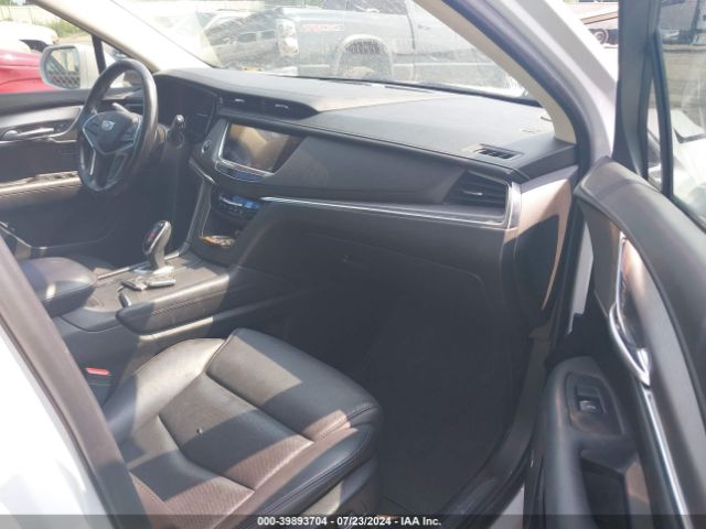 1GYKNCRS6JZ224221 Cadillac XT5 LUXURY