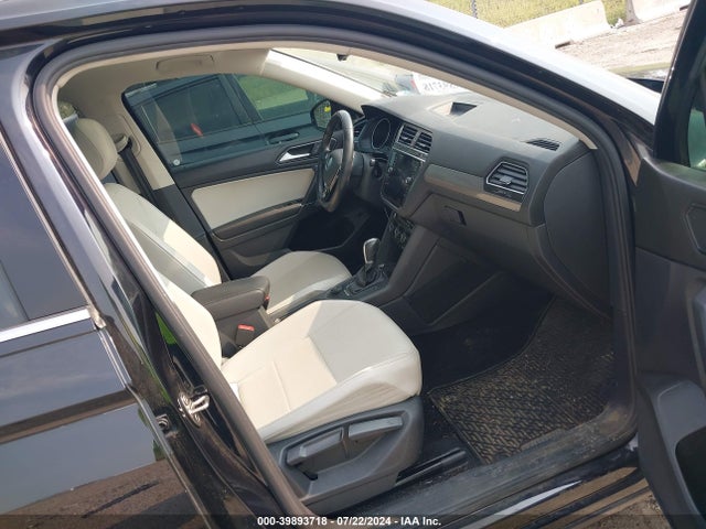 3VV2B7AX6JM143171 Volkswagen Tiguan 2.0t Se/2.0t Sel