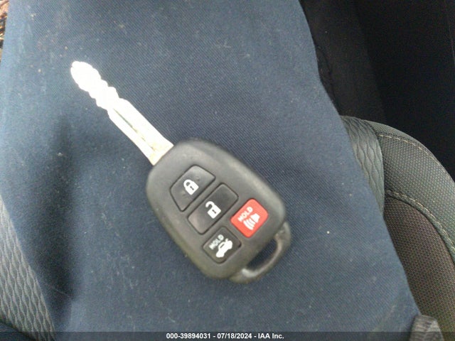 Toyota COROLLA LE 2018 5YFBURHEXJP744892 Image 11