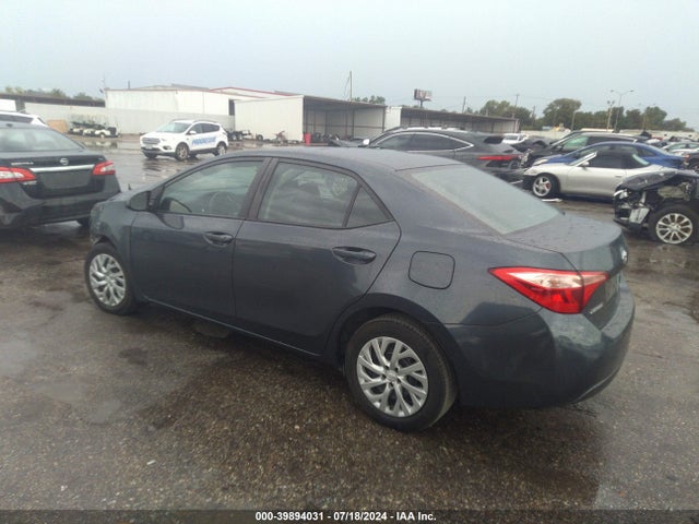 Toyota COROLLA LE 2018 5YFBURHEXJP744892 Image 3