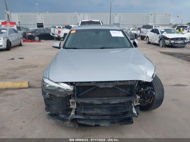 BMW 320i 2016 WBA8E1G57GNT36332 Image 13