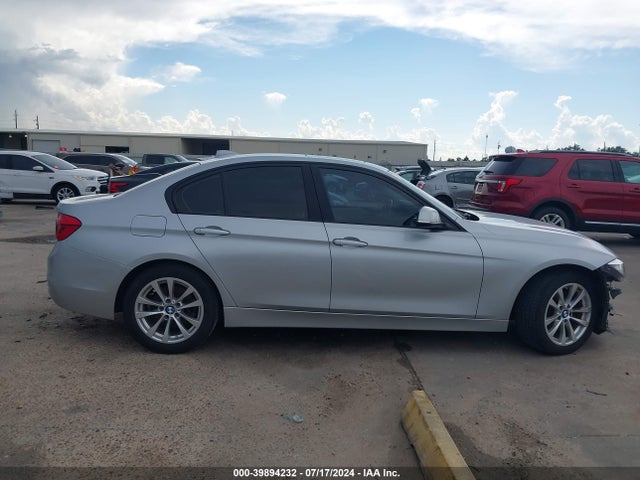 BMW 320i 2016 WBA8E1G57GNT36332 Image 14