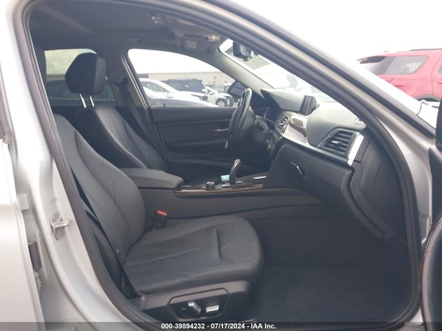 WBA8E1G57GNT36332 BMW 320i