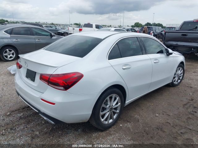 WDD3G4EB4KW022647 Mercedes-Benz A 220