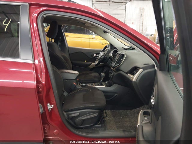 1C4PJMCS5HW649690 Jeep Cherokee Latitude 4x4