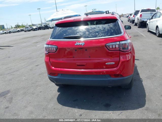 3C4NJCBB3JT488299 Jeep Compass Sun And Wheel Fwd