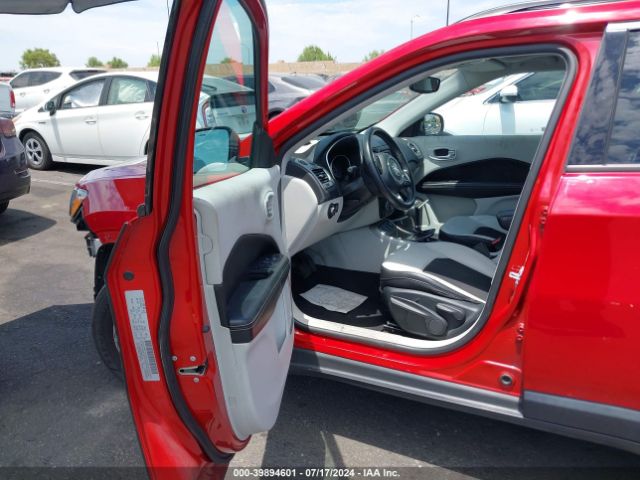 3C4NJCBB3JT488299 Jeep Compass Sun And Wheel Fwd