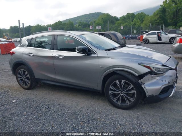 SJKCH5CR3JA045195 Infiniti Qx30 Premium