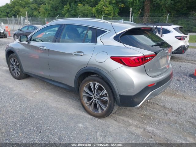 SJKCH5CR3JA045195 Infiniti Qx30 Premium