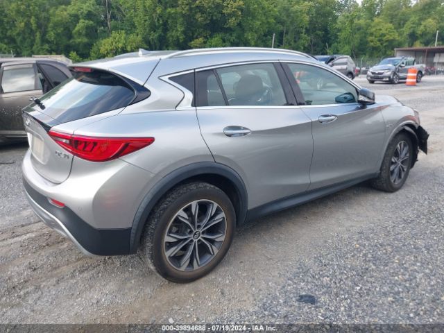 SJKCH5CR3JA045195 Infiniti Qx30 Premium