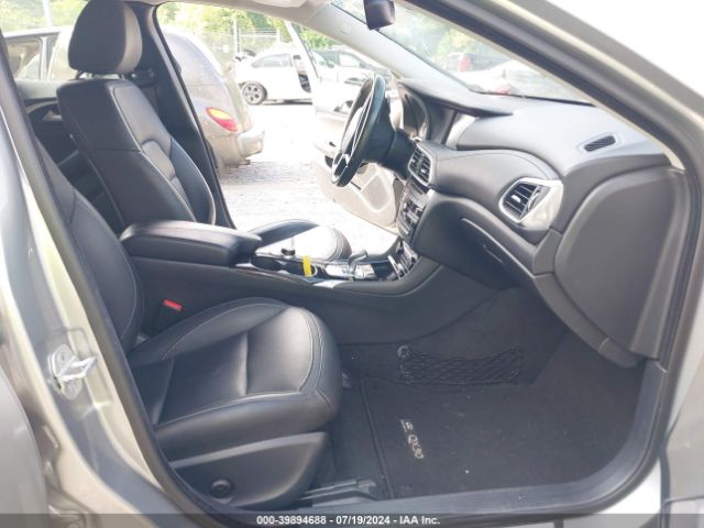 SJKCH5CR3JA045195 Infiniti Qx30 Premium
