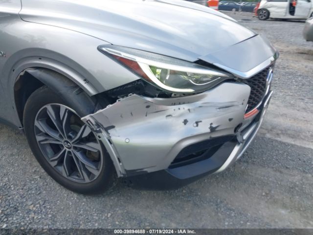 SJKCH5CR3JA045195 Infiniti Qx30 Premium