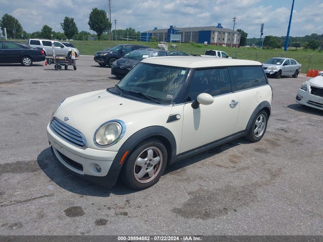 2008 MINI COOPER CLUBMAN WMWML33528TN68422 Photo 1