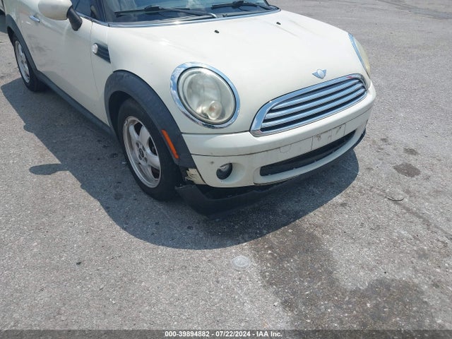 2008 MINI COOPER CLUBMAN WMWML33528TN68422 Photo 5