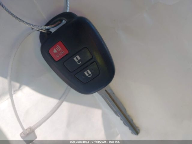 JTDKDTB38E1566284 Toyota Prius C One