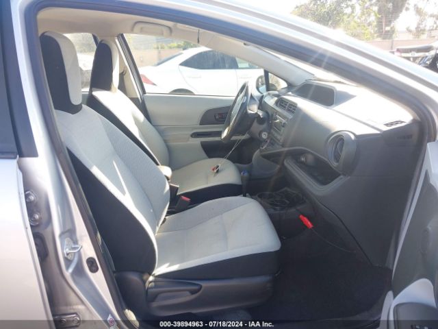 JTDKDTB38E1566284 Toyota Prius C One