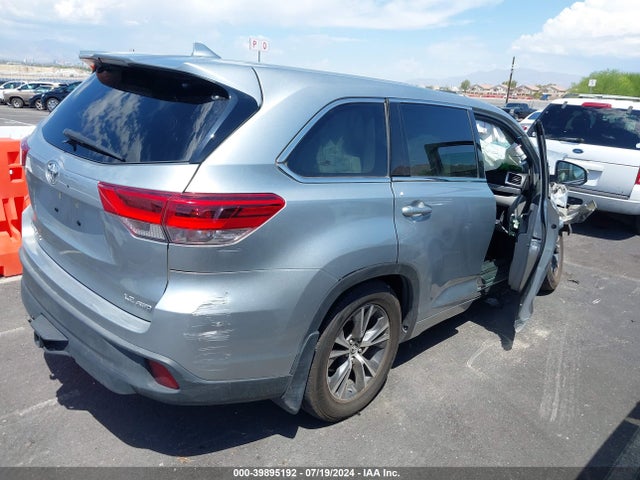 Toyota Highlander Le Plus 2017 5TDBZRFH0HS406045 Image 4