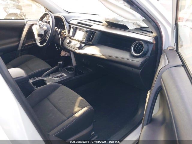 Toyota Rav4 Xle 2017 JTMWFREV1HJ111874 Image 5