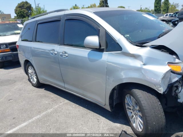 5TDYK3DC0GS705925 Toyota Sienna Xle 8 Passenger