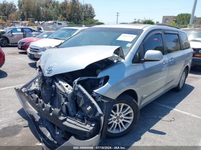 5TDYK3DC0GS705925 Toyota Sienna Xle 8 Passenger