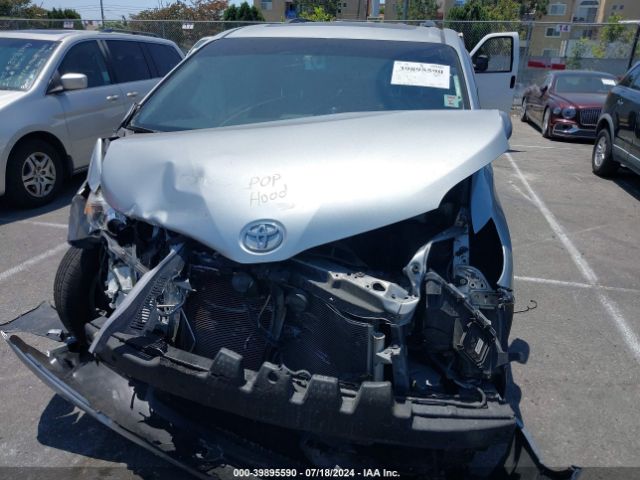 5TDYK3DC0GS705925 Toyota Sienna Xle 8 Passenger