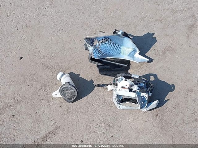 4T1B31HK4JU004232 Toyota Camry Hybrid Le