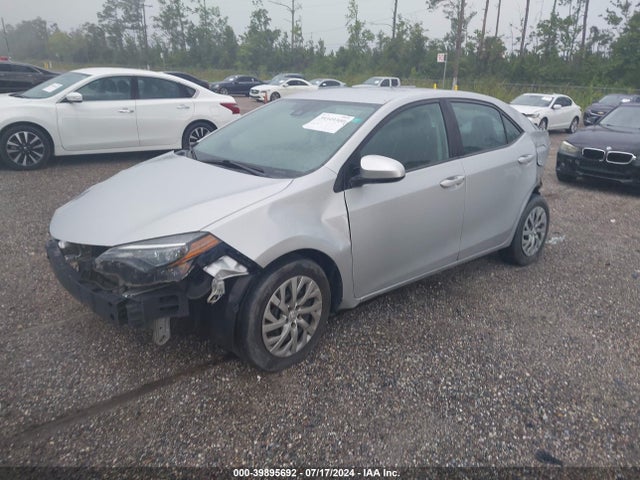Toyota COROLLA LE 2018 2T1BURHE8JC118807 Image 2