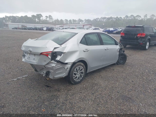 Toyota COROLLA LE 2018 2T1BURHE8JC118807 Image 4