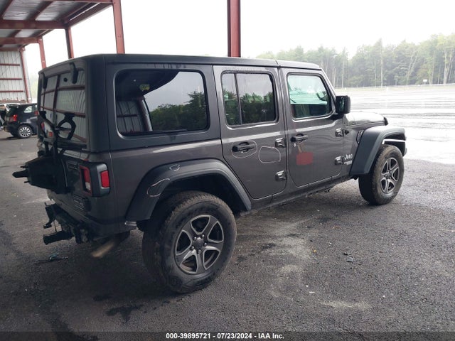 1C4HJXDG0JW115275 Jeep Wrangler Unlimited Sport S 4x4