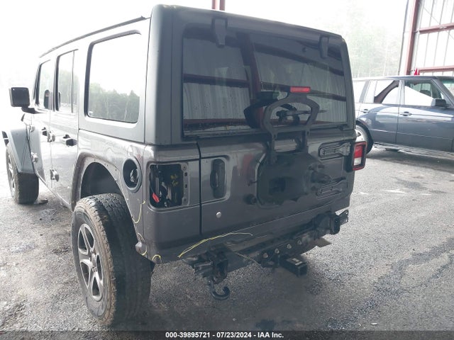 1C4HJXDG0JW115275 Jeep Wrangler Unlimited Sport S 4x4