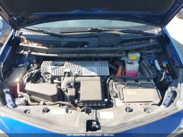 JTDZN3EUXHJ069970 Toyota Prius V Three