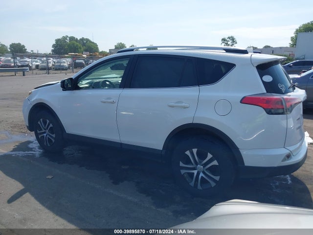 Toyota RAV4 LE 2016 JTMBFREV3GJ074968 Image 3