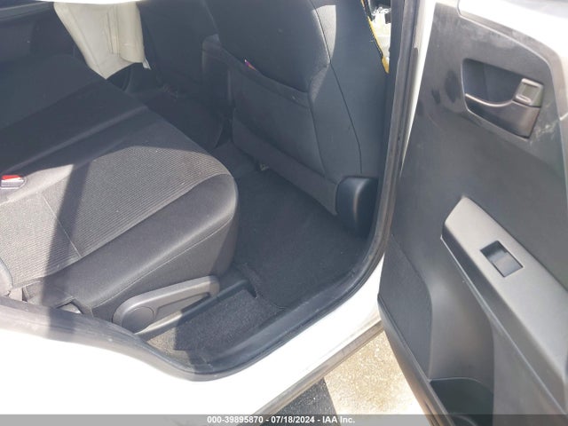 Toyota RAV4 LE 2016 JTMBFREV3GJ074968 Image 8