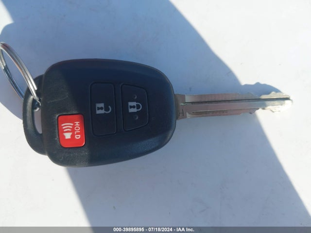 Toyota RAV4 LE 2015 2T3BFREV3FW236842 Image 11