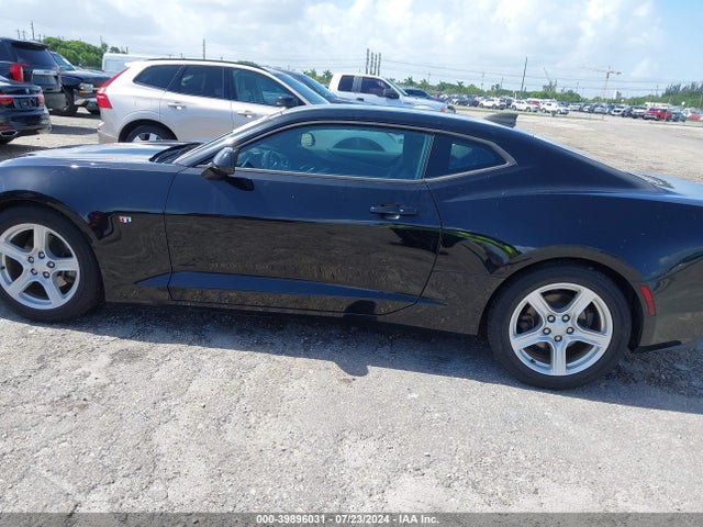 Chevrolet Camaro 1lt 2017 1G1FB1RXXH0131192 Image 14