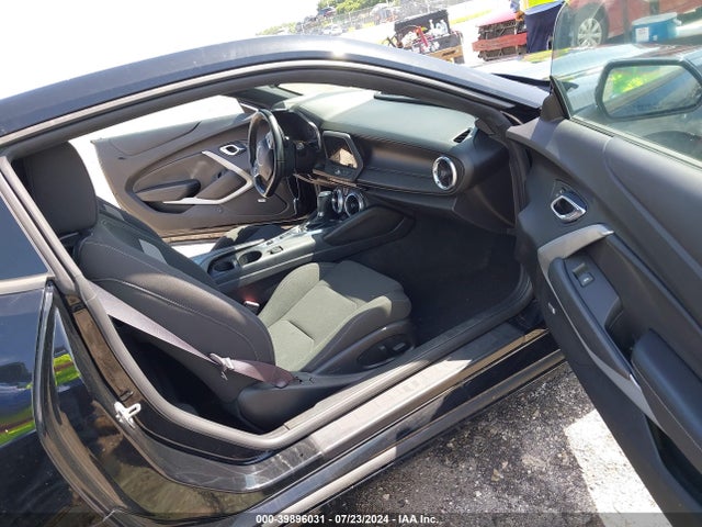 Chevrolet Camaro 1lt 2017 1G1FB1RXXH0131192 Image 5