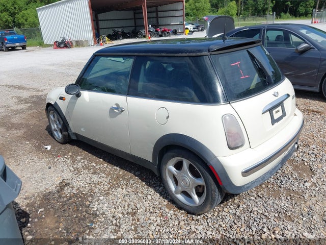 2004 MINI COOPER WMWRC33494TJ61818 Photo 2