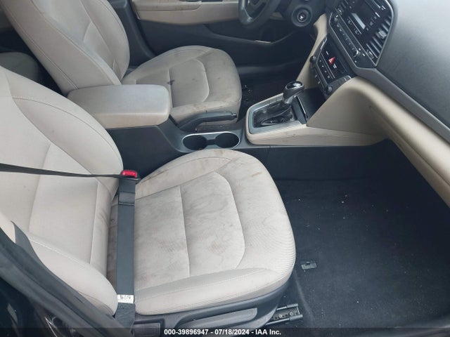 39896947 :رقم المزاد ، KMHD74LF9HU121579 vin ، 2017 Hyundai Elantra Se مزاد بيع