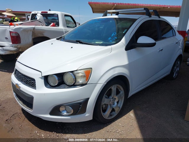 Chevrolet Sonic Ltz Auto 2015 1G1JE5SB2F4118921 Image 2